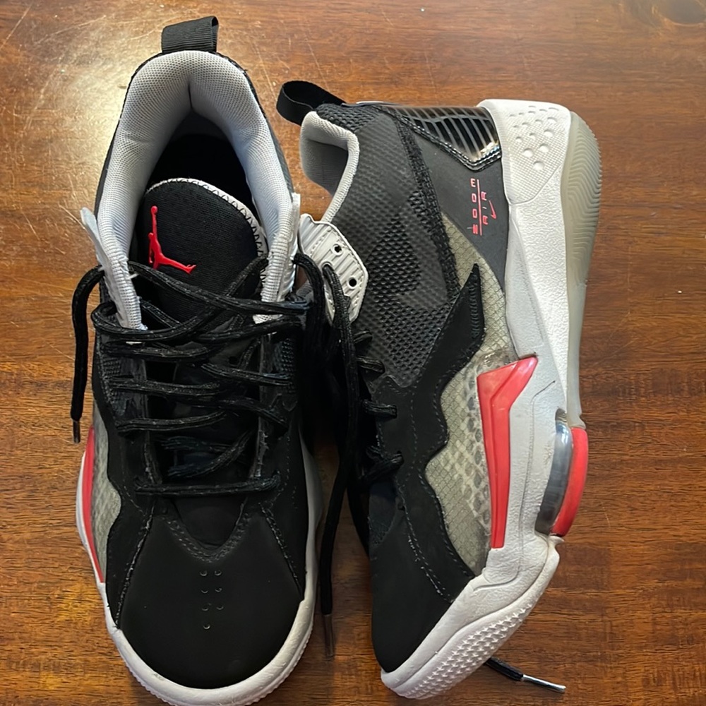 Boys Air Jordan Zoom 92 size 6